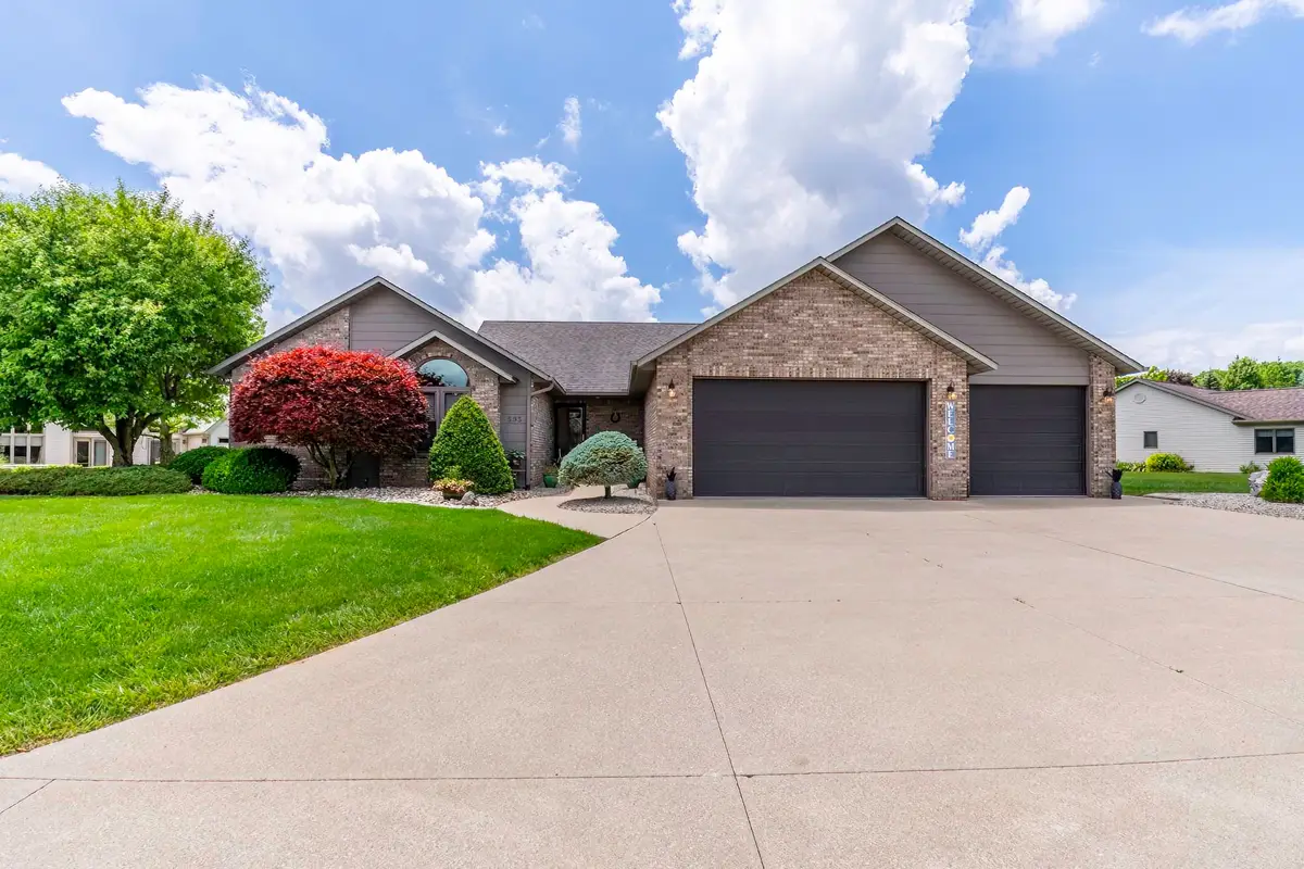 595 N Easton Dr, Angola, IN 46703 - #1