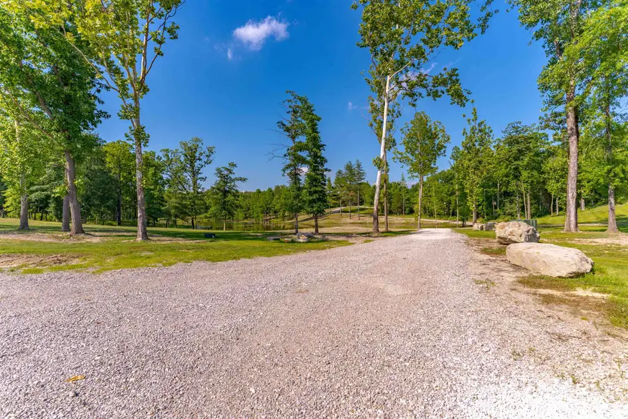 8633 Grimwood Road, Elberfeld, IN 47613 - #2