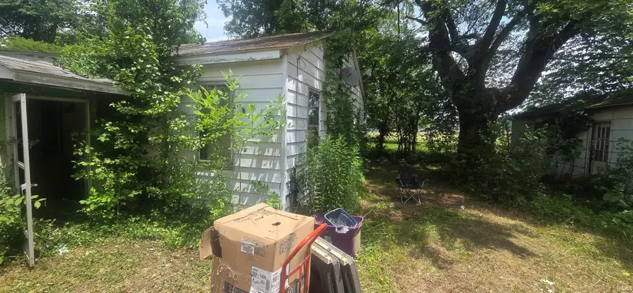 818 East Street, New Harmony, IN 47631 - #3