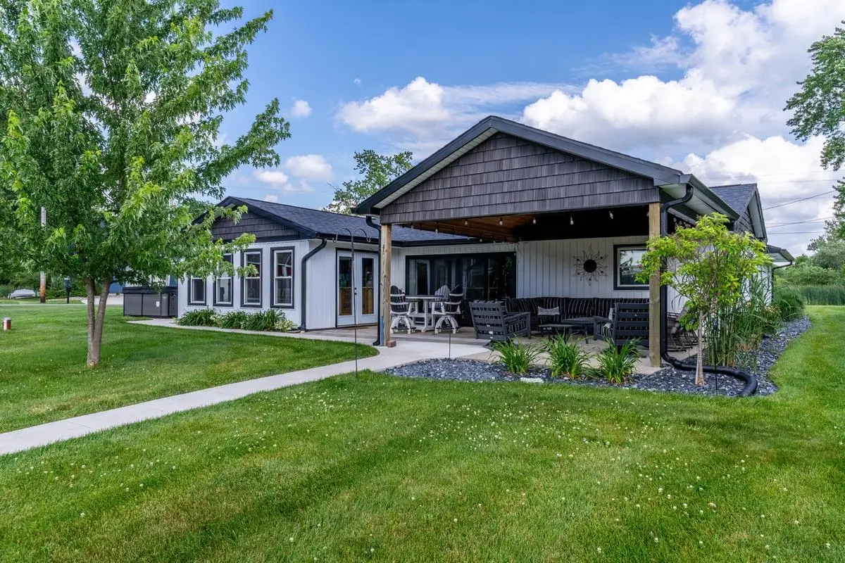 15 Lane 880 Snow Lk, Fremont, IN 46737 - #1