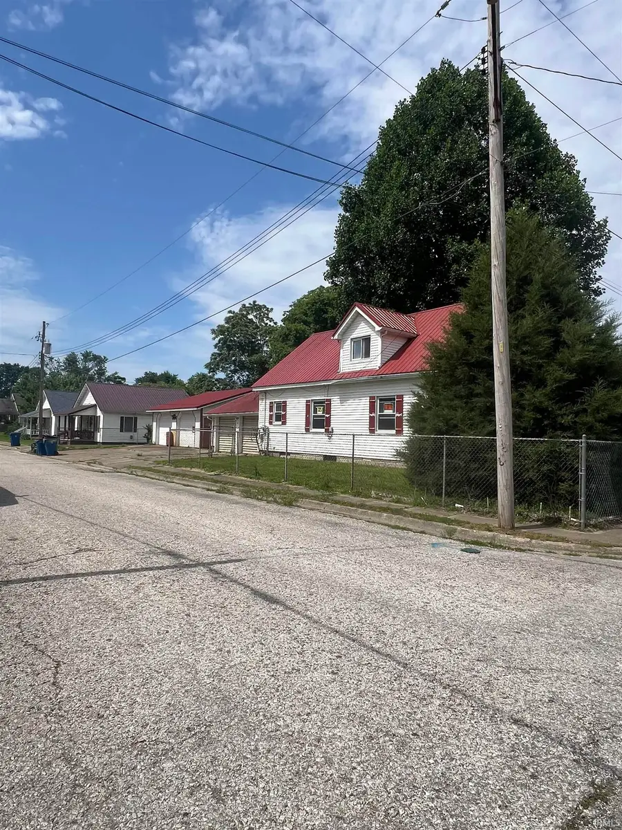 602 Maple Street, Lawrenceville, IL 62439 - #3