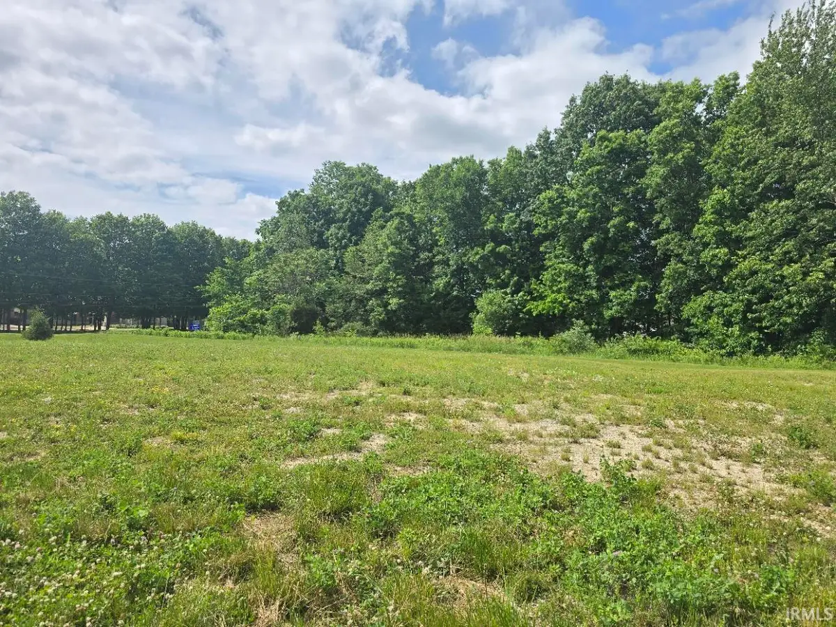 801 Knights Crossing, Kendallville, IN 46755 - #1