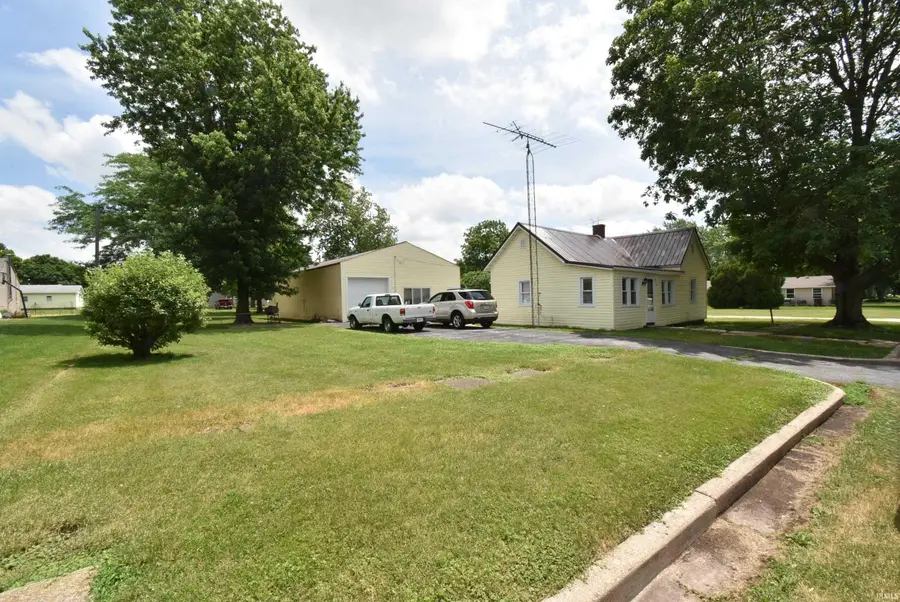 305 S Chestnut Street, Earl Park, IN 47944 - #2