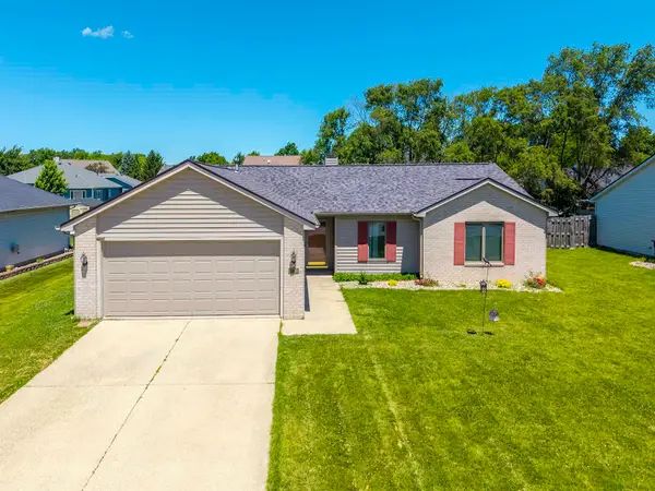 8015 Cooper Point Run, Fort Wayne, IN 46835
