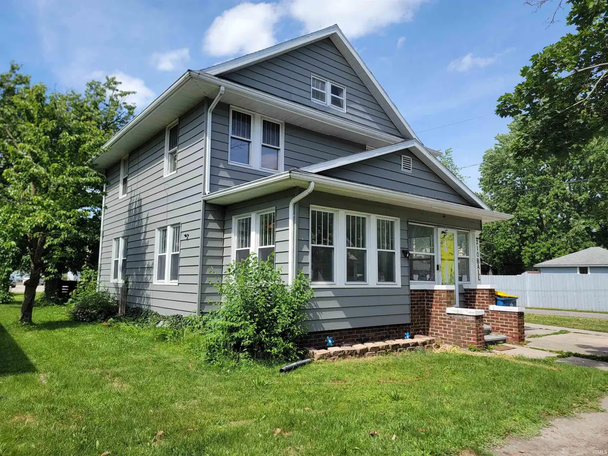 210 W 19th Street, Auburn, IN 46706 - #1