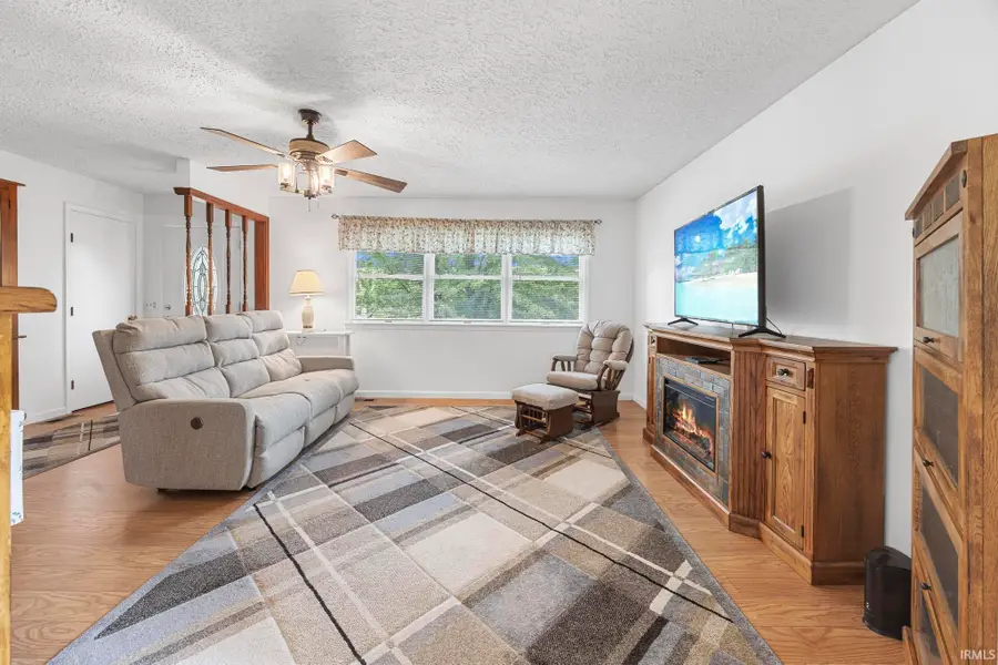 510 Sunrise Drive, Huntingburg, IN 47542 - #2