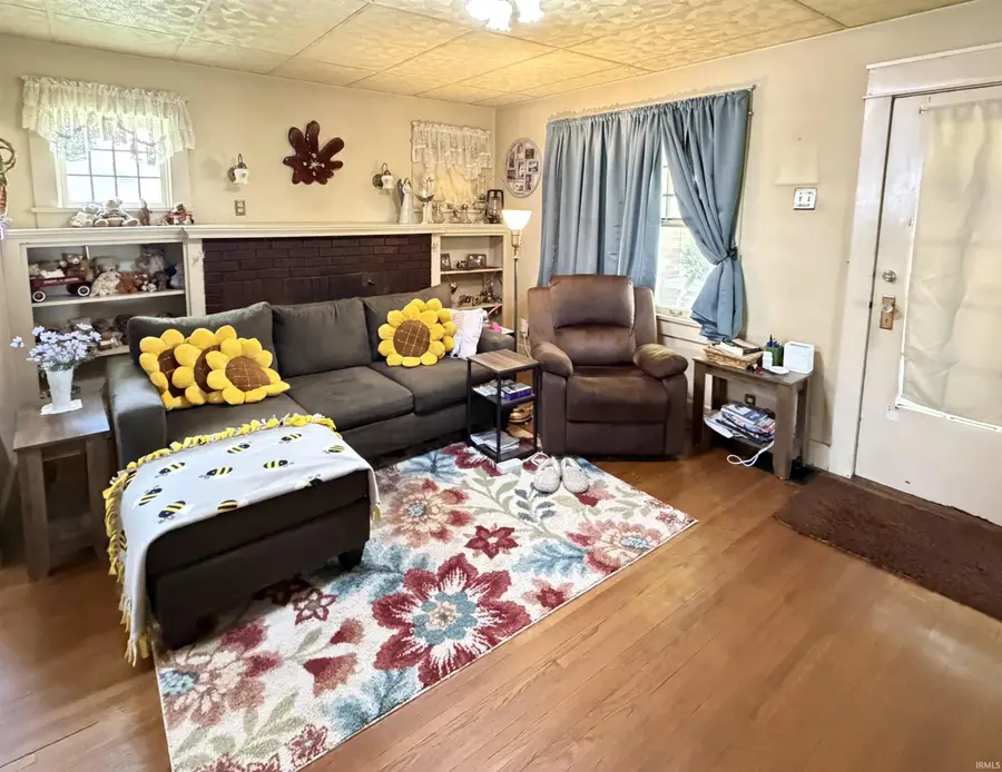 914 W Main Street, Ellettsville, IN 47429 - #2