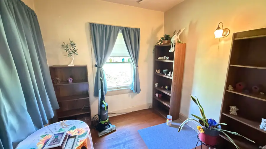 914 W Main Street, Ellettsville, IN 47429 - #3