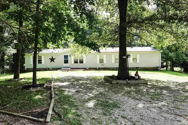 2966 N Folsomville Road, Boonville, IN 47601