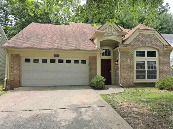 2218 S Bent Tree Drive, Bloomington, IN 47401