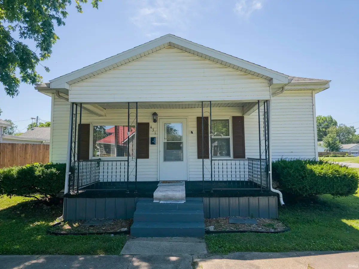 431 W 6th Street, Mount Carmel, IL 62863 - #1