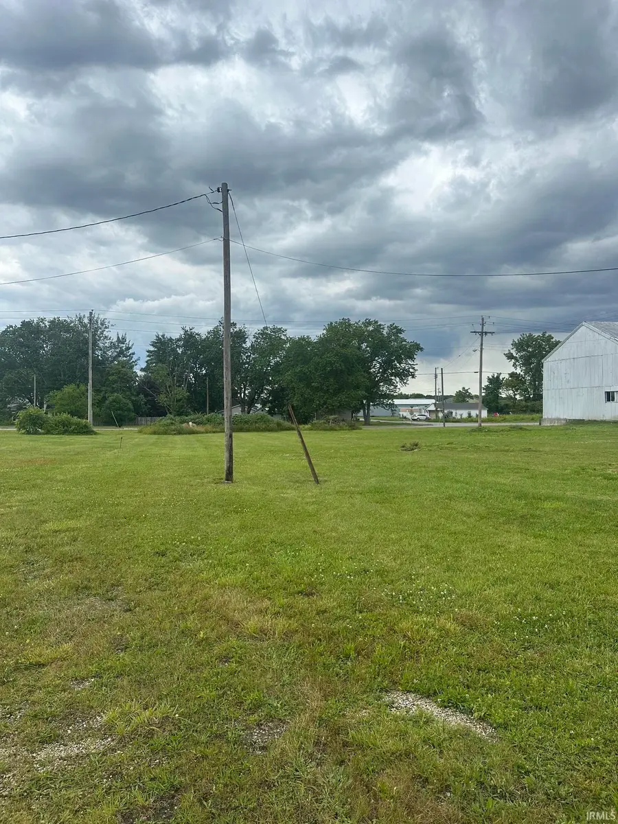1018 W Washington Street, Hartford City, IN 47348 - #3