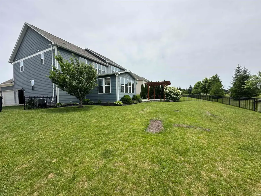 8752 Windpointe Pass, Zionsville, IN 46077 - #2