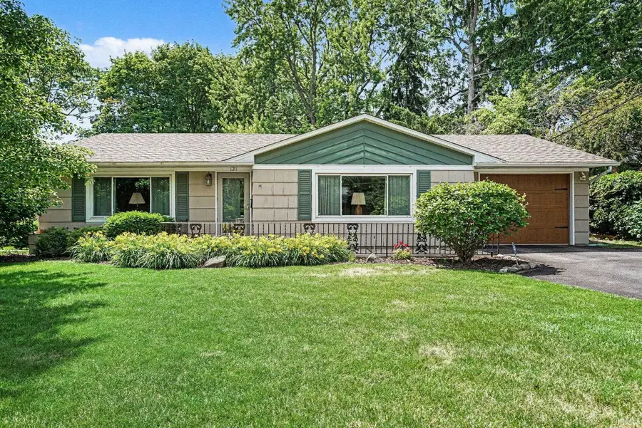 121 S Twyckenham Drive, South Bend, IN 46617 - #2