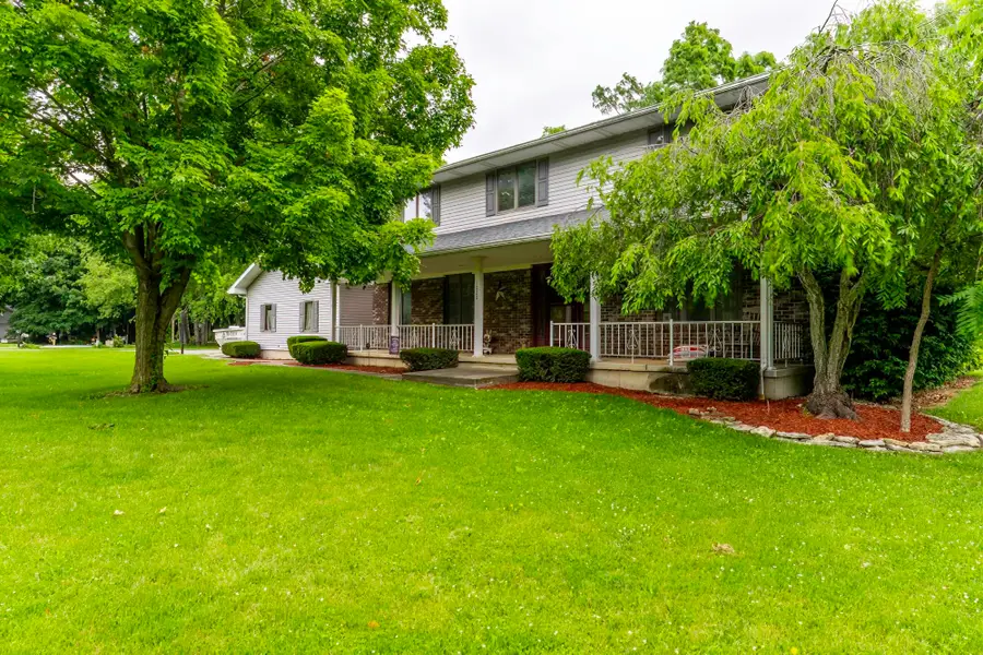 1020 N Greenbriar Drive, Columbia City, IN 46725 - #2