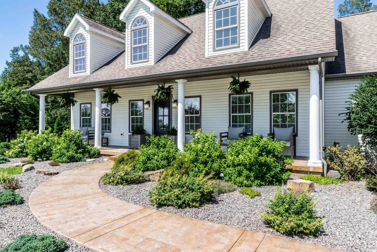 10689 S Oak Ridge Estate, Haubstadt, IN 47639 - #1