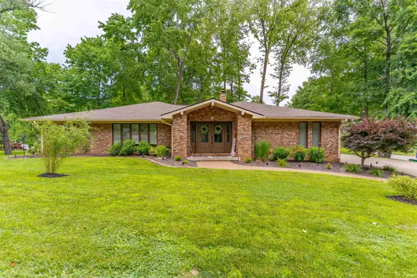 8216 Berry Drive, Evansville, IN 47710