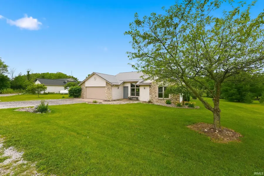 8377 N Hall Lake Rd, Kendallville, IN 46755 - #2