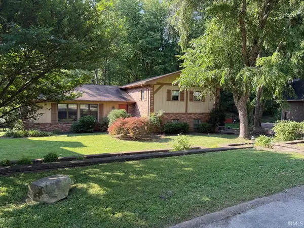 8217 Berry Drive, Evansville, IN 47710