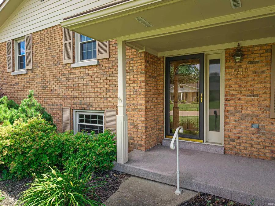 1212 Cardinal Drive, Mount Vernon, IN 47620 - #2