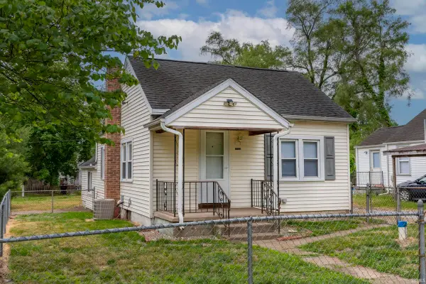 52118 Helmen Avenue, South Bend, IN 46637