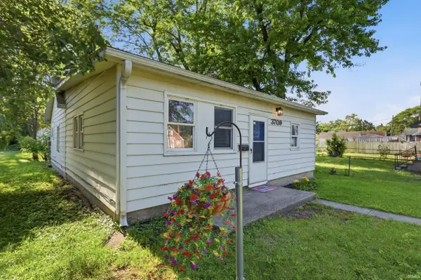 3709 South Park Drive, Fort Wayne, IN 46806