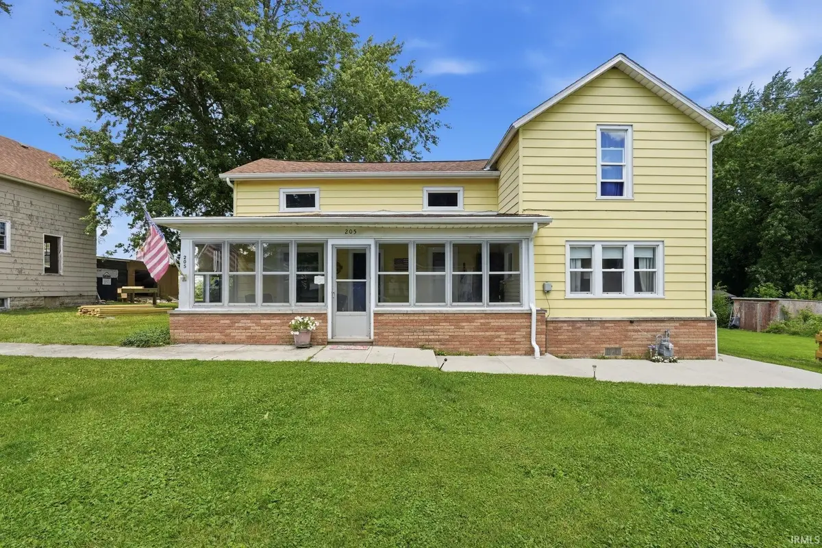 205 E Spring Street, Etna Green, IN 46524 - #1