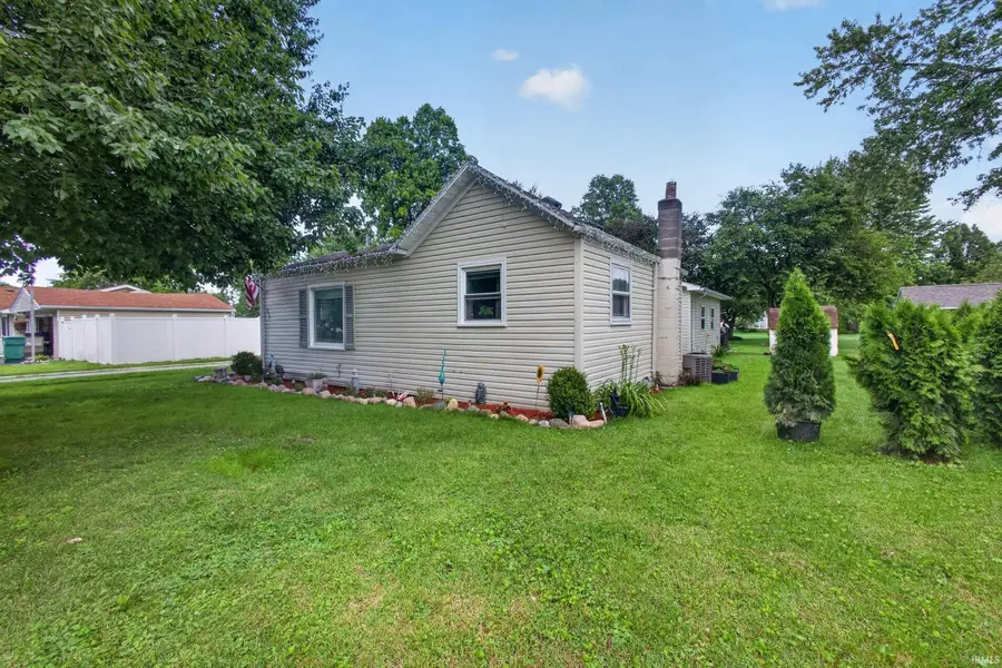 211 S Wayne Street, Flora, IN 46929 - #2