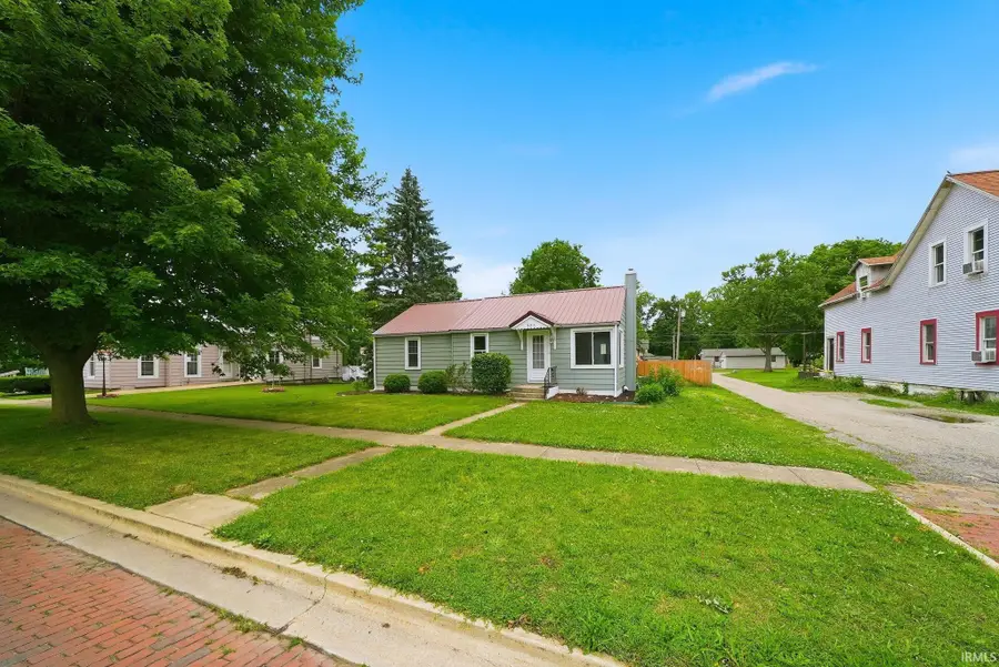 206 W Prairie Street, Leesburg, IN 46538 - #2