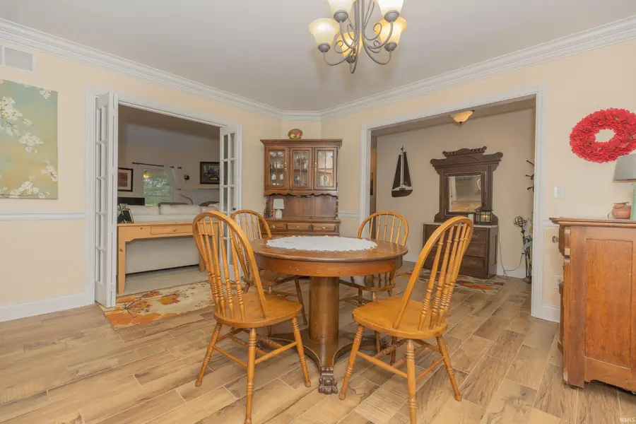 706 E Edinborough Court, Haubstadt, IN 47639 - #3