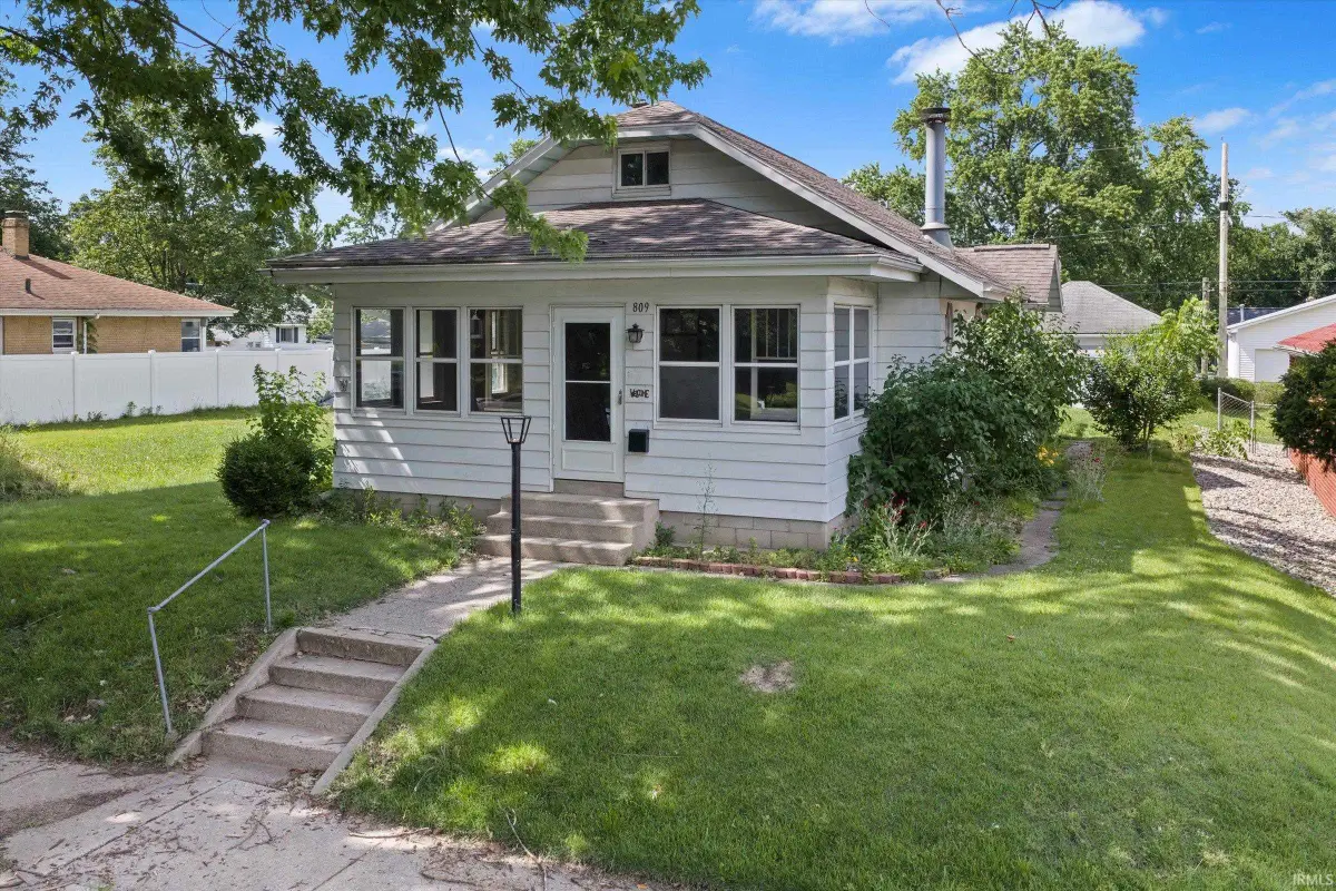 809 E Victoria Street, South Bend, IN 46614 - #1