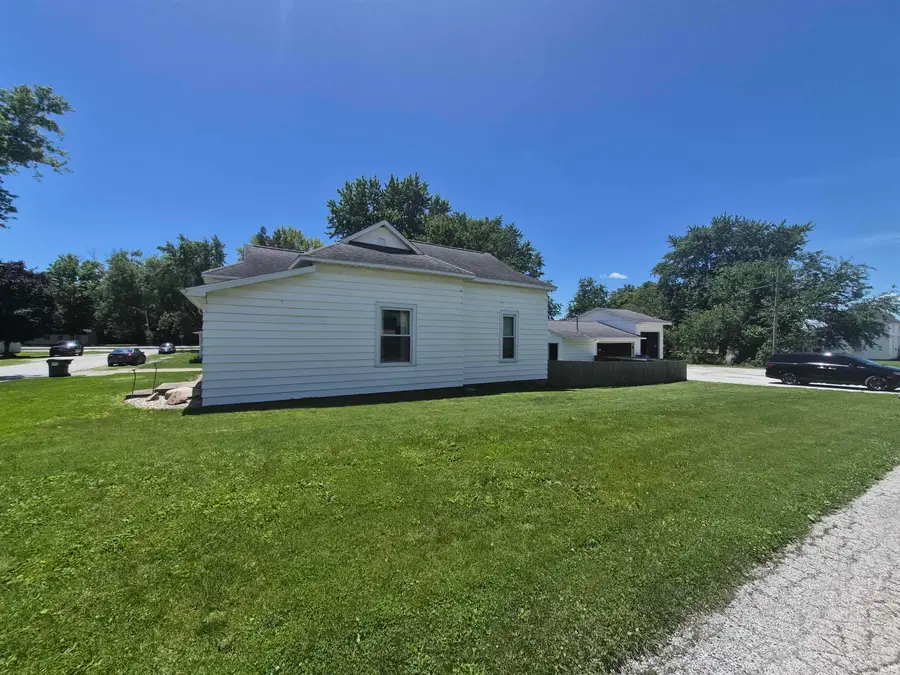 302 S Johnson Street, Otterbein, IN 47970 - #3