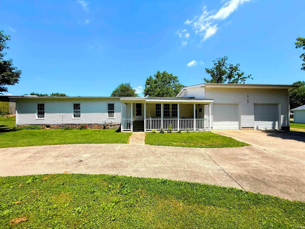 102 W Williams Street, Loogootee, IN 47553 - #1