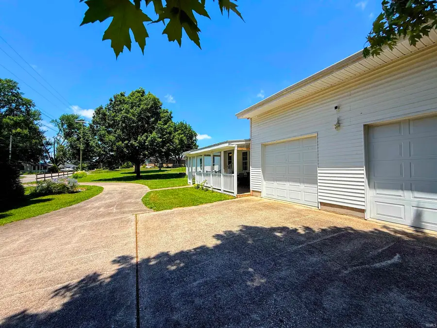 102 W Williams Street, Loogootee, IN 47553 - #3