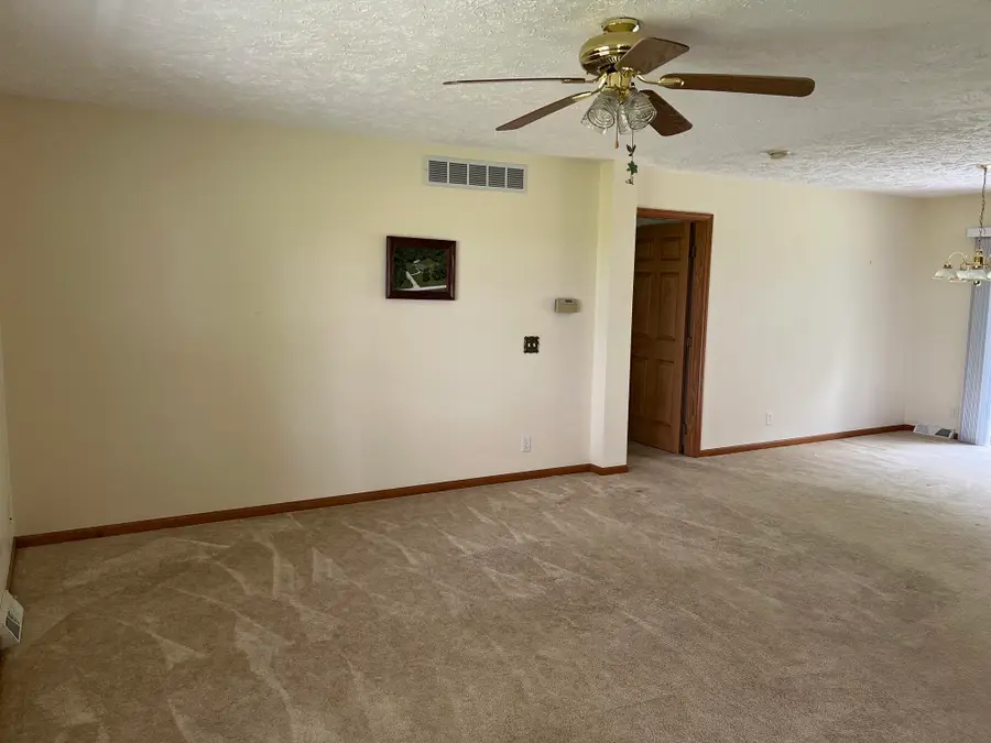 8812 N 100 E Street, Huntington, IN 46750 - #2