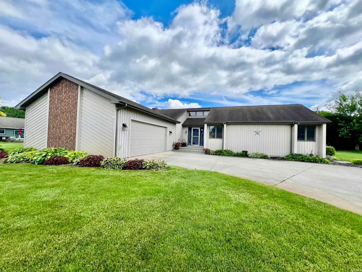 4687 E Country Cove Drive, Syracuse, IN 46567 - #1