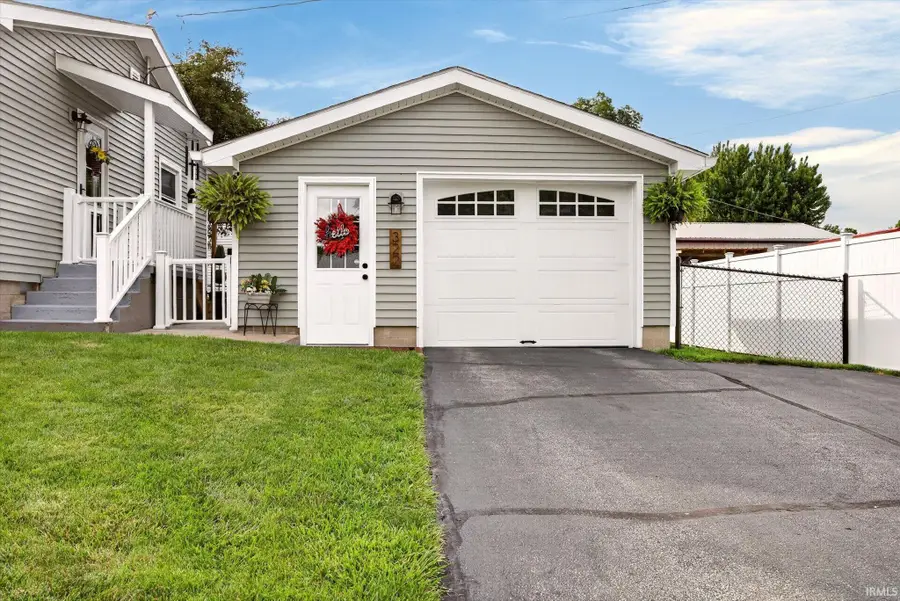 322 S 2nd Street, Ellettsville, IN 47429 - #3