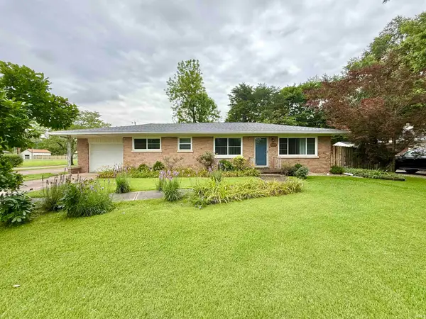 3100 Lake Drive, Evansville, IN 47711