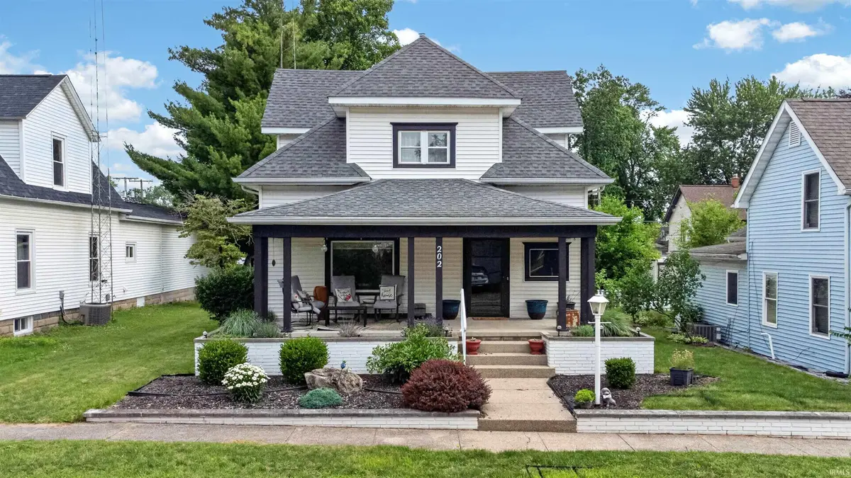 202 E Berry Street, Middlebury, IN 46540 - #1