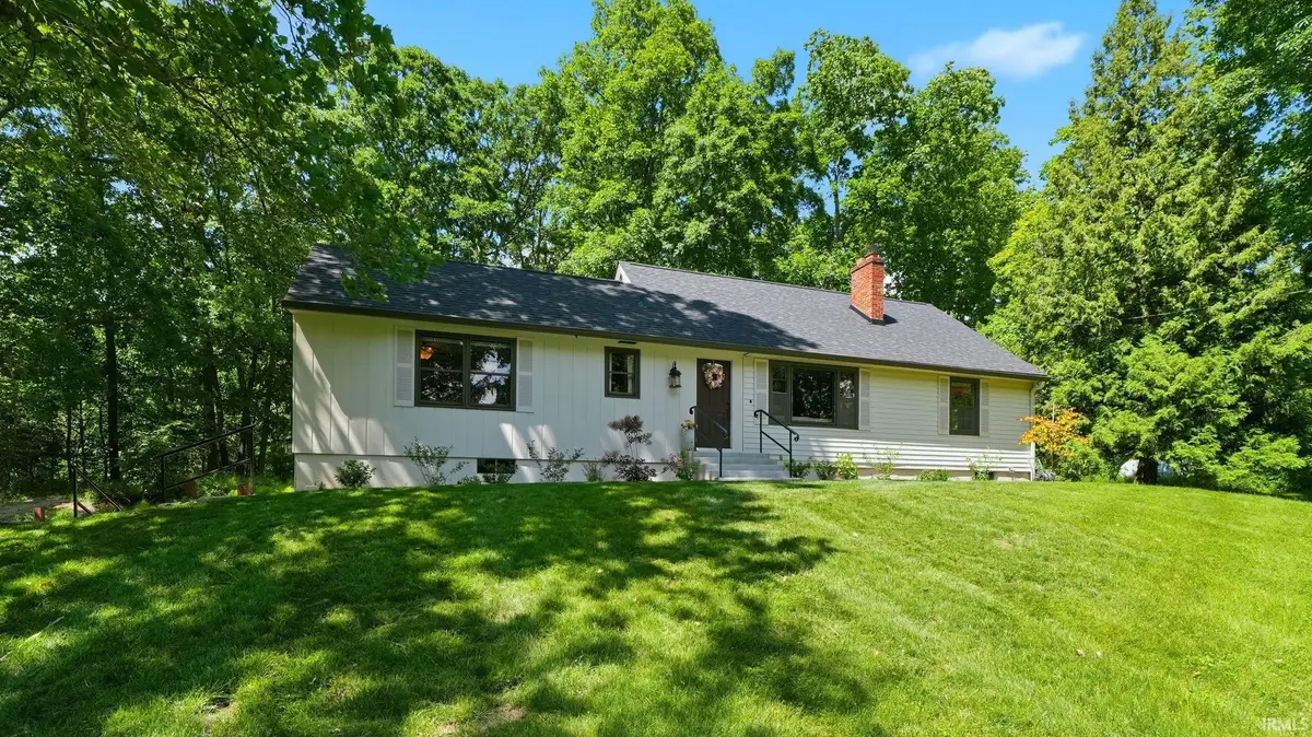 537 E Till Road, Fort Wayne, IN 46825 - #1