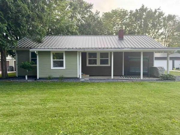 205 S Washington Street, Wakarusa, IN 46573
