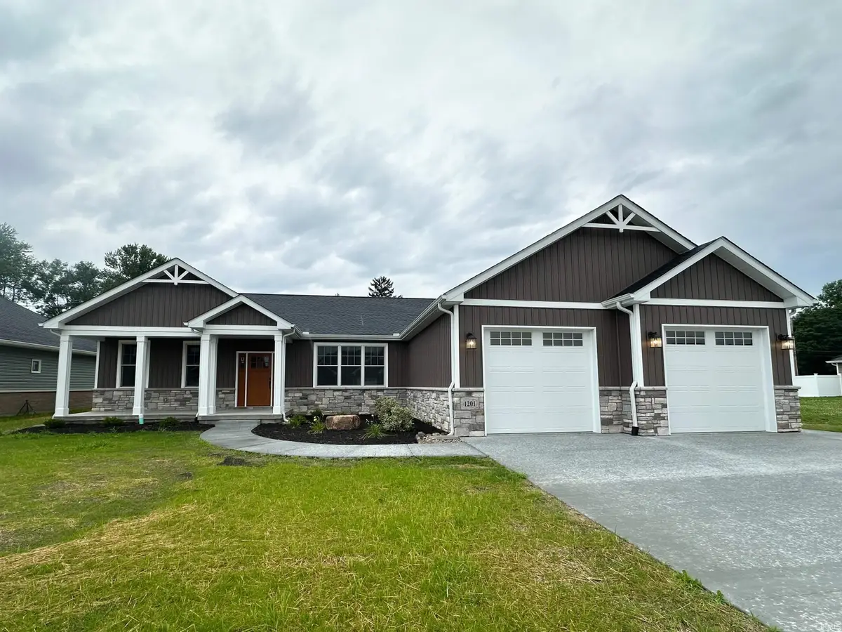 1201 N Wild Pine Drive, Yorktown, IN 47396 - #1
