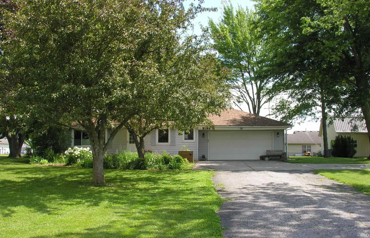 8290 E 550 N, Churubusco, IN 46723 - #1