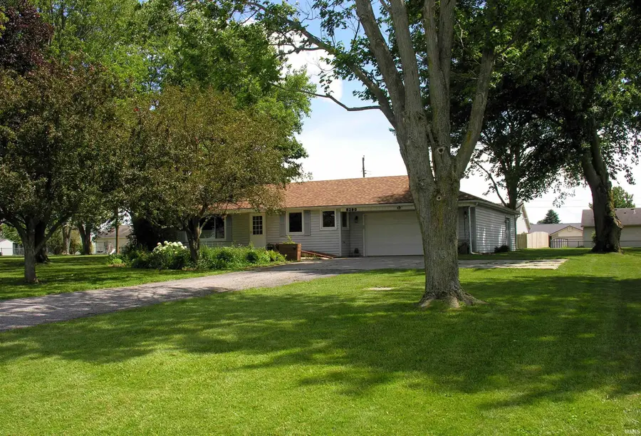 8290 E 550 N, Churubusco, IN 46723 - #2