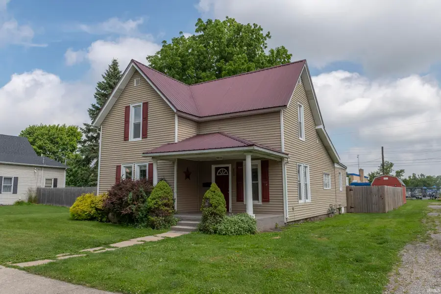 806 E Walnut Street, Nappanee, IN 46550 - #3