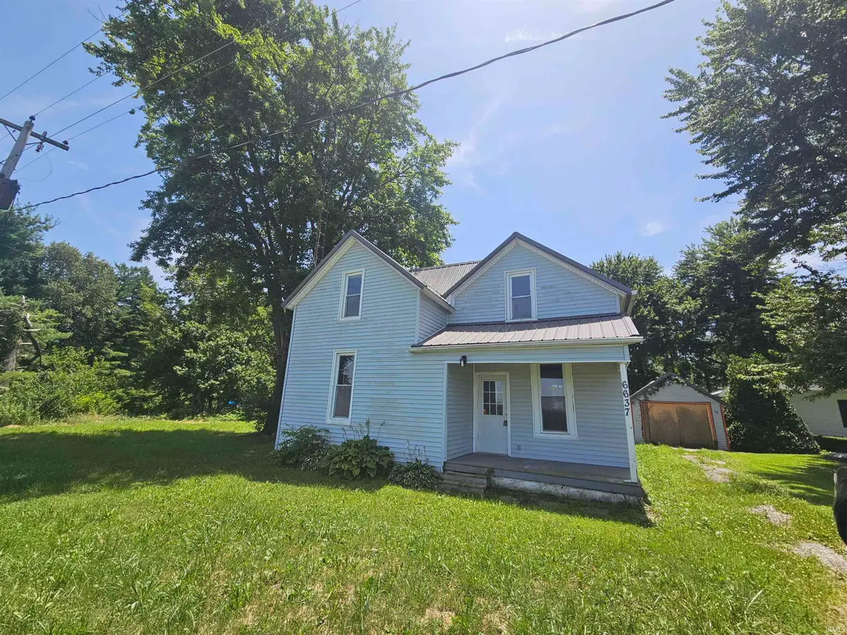 6637 Highway 11, Mount Carmel, IL 62863 - #1