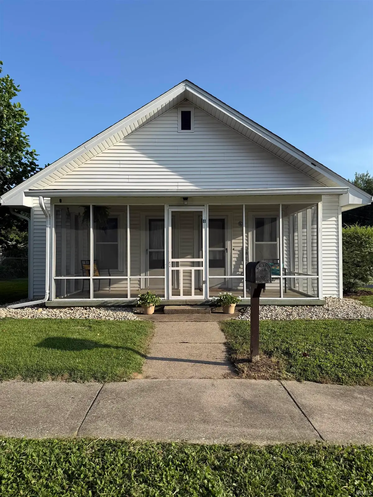 255 E Mechanic Street, Bloomfield, IN 47424 - #1