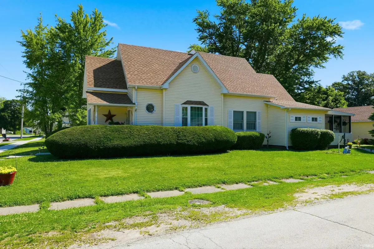 702 N Wayne Street, Warren, IN 46792 - #1
