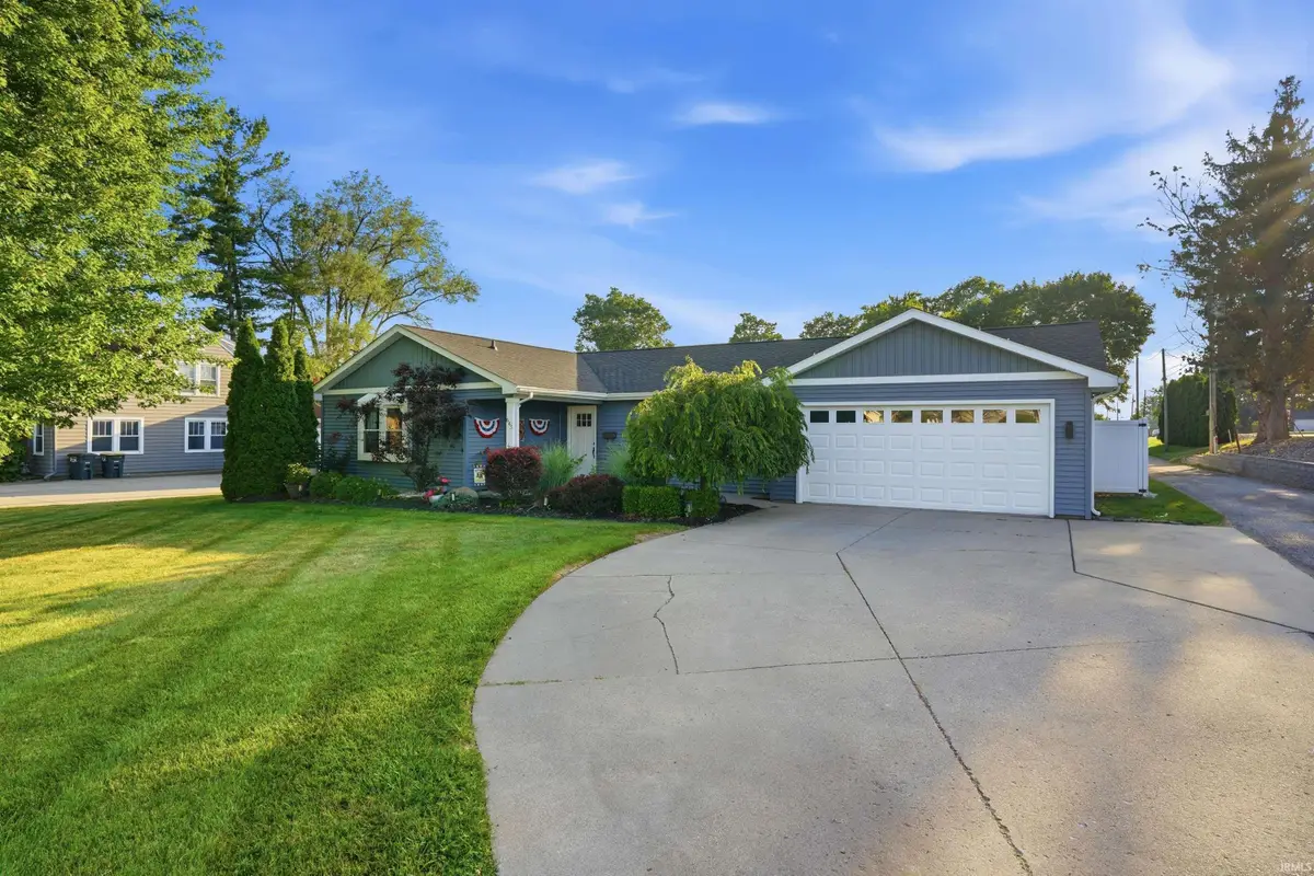 645 N Riley Street, Kendallville, IN 46755 - #1