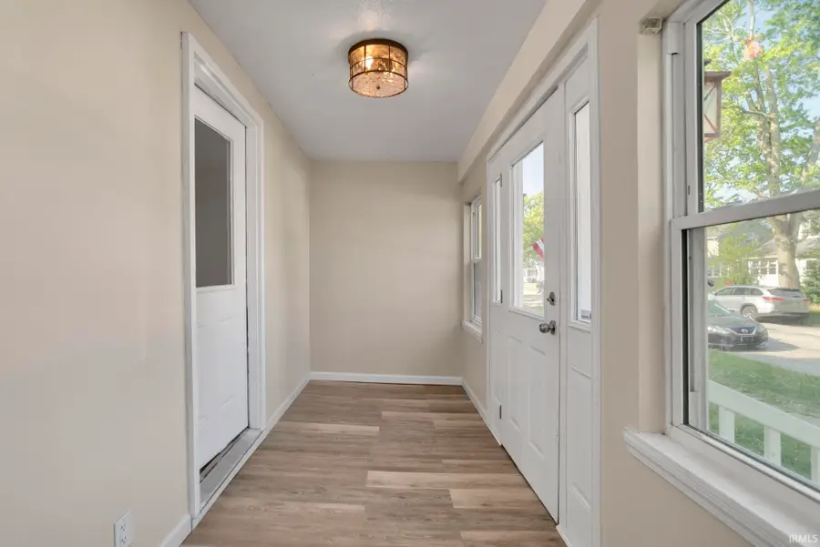 916 S 35th Street, South Bend, IN 46615 - #2